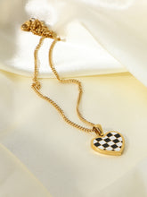 Load image into Gallery viewer, Checkerboard Heart Pendant Chain Necklace
